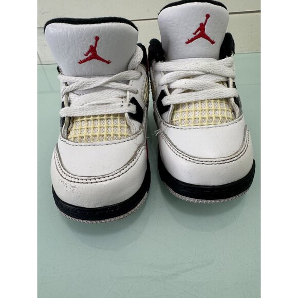 Athletic_Shoes
